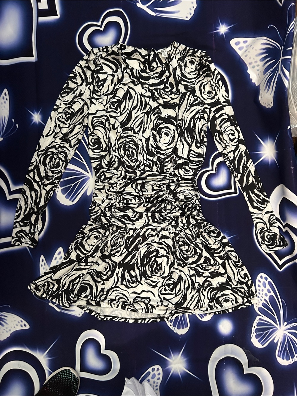 Black & White Rose Print Long Sleeve Dress